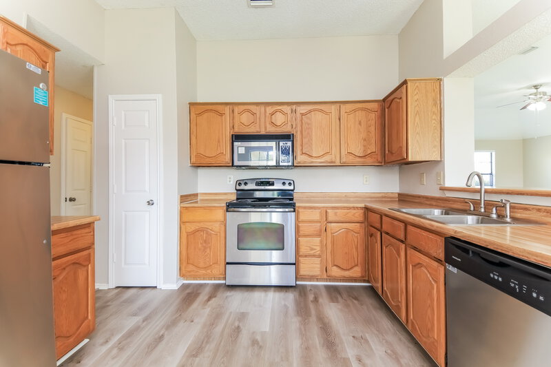 2,240/Mo, 9228 Willard St Rowlett, TX 75088 Kitchen View