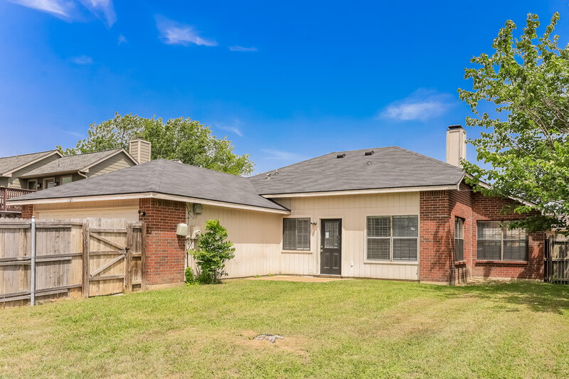 2,240/Mo, 9228 Willard St Rowlett, TX 75088 Rear View