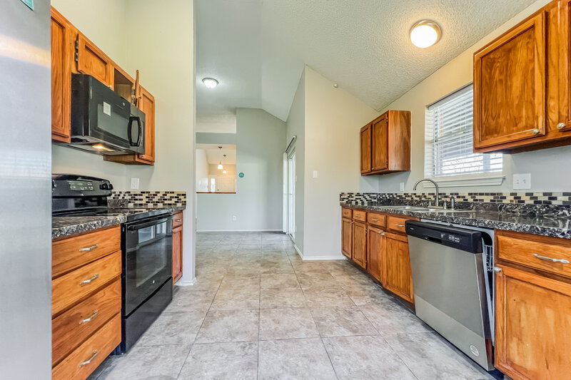 0/Mo, 8625 Douglas Ave Rowlett, TX 75089 Kitchen View 2
