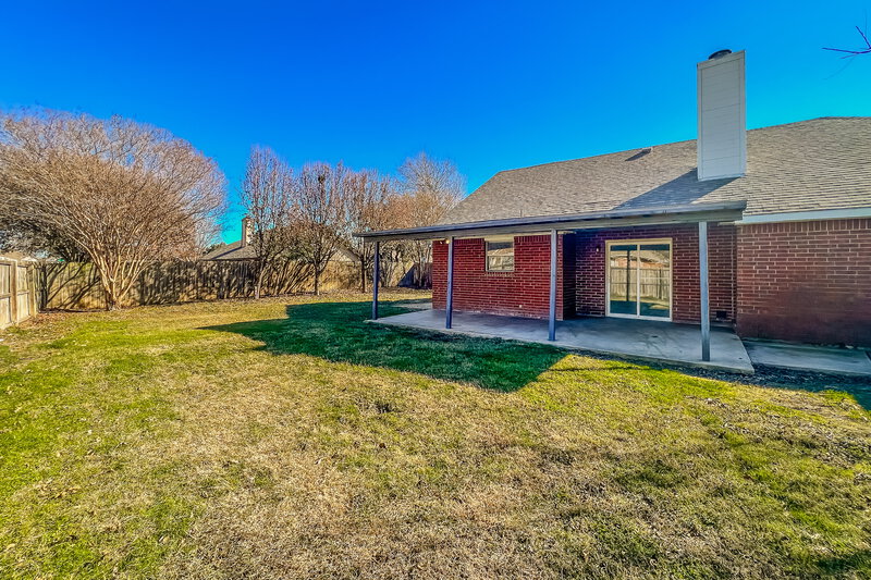 0/Mo, 8625 Douglas Ave Rowlett, TX 75089 Rear View