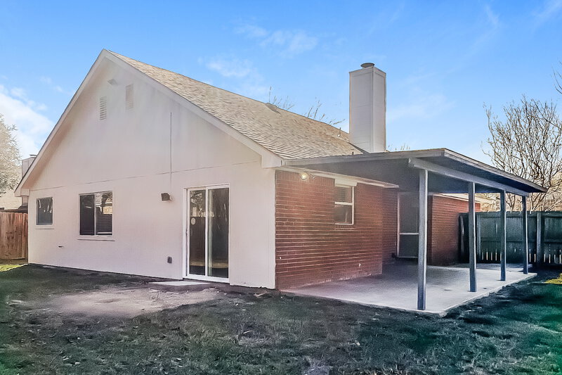 0/Mo, 8625 Douglas Ave Rowlett, TX 75089 Rear View 2