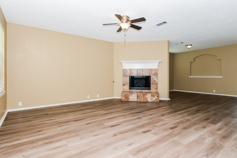 2,490/Mo, 3304 Creekwood Dr Wylie, TX 75098 Living Room View 2