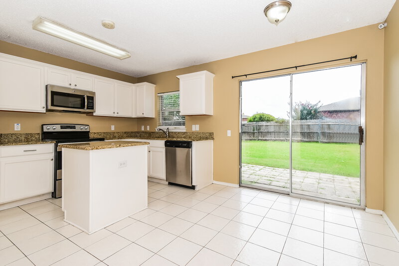 2,490/Mo, 3304 Creekwood Dr Wylie, TX 75098 Kitchen View 2