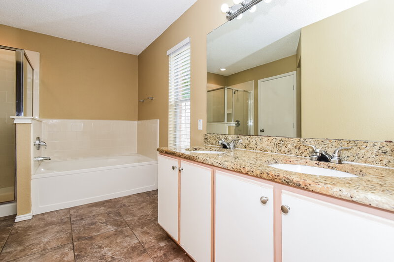 2,490/Mo, 3304 Creekwood Dr Wylie, TX 75098 Main Bathroom View 2