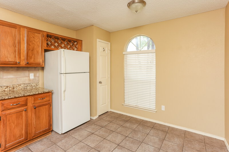 2,135/Mo, 1526 Chapman St Cedar Hill, TX 75104 Kitchen View 2