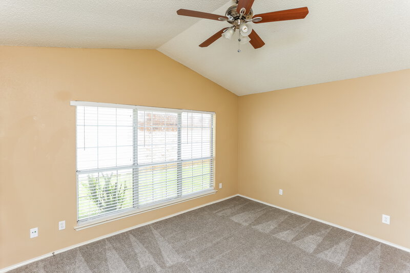 2,135/Mo, 1526 Chapman St Cedar Hill, TX 75104 Main Bedroom View