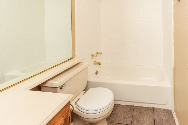 2,135/Mo, 1526 Chapman St Cedar Hill, TX 75104 Bathroom View