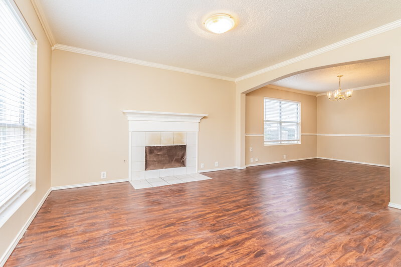 2,085/Mo, 166 Hunter Dr Cedar Hill, TX 75104 Living Room View 2