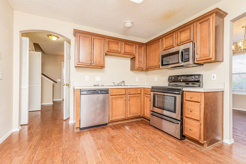 2,085/Mo, 166 Hunter Dr Cedar Hill, TX 75104 Kitchen View 2
