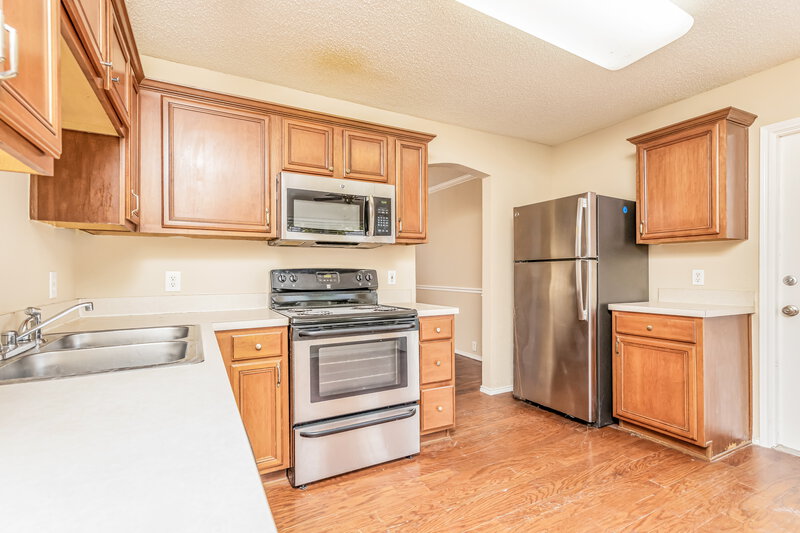 2,085/Mo, 166 Hunter Dr Cedar Hill, TX 75104 Kitchen View 3