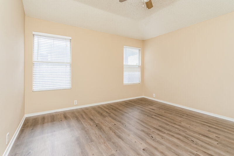 2,085/Mo, 166 Hunter Dr Cedar Hill, TX 75104 Master Bedroom View