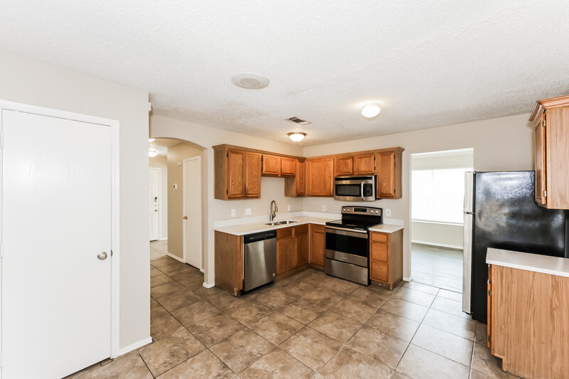 2,235/Mo, 105 Hunter Dr Cedar Hill, TX 75104 Kitchen View