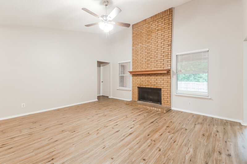 2,385/Mo, 807 Young Dr Cedar Hill, TX 75104 Living Room View