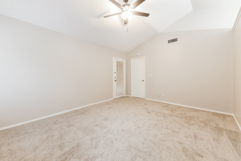 2,385/Mo, 807 Young Dr Cedar Hill, TX 75104 Main Bedroom View