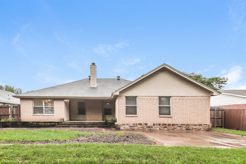 2,385/Mo, 807 Young Dr Cedar Hill, TX 75104 Rear View