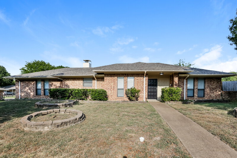 2,405/Mo, 806 Cherlynne Dr Cedar Hill, TX 75104 External View
