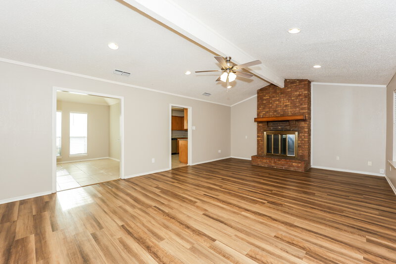 2,405/Mo, 806 Cherlynne Dr Cedar Hill, TX 75104 Living Room View 2