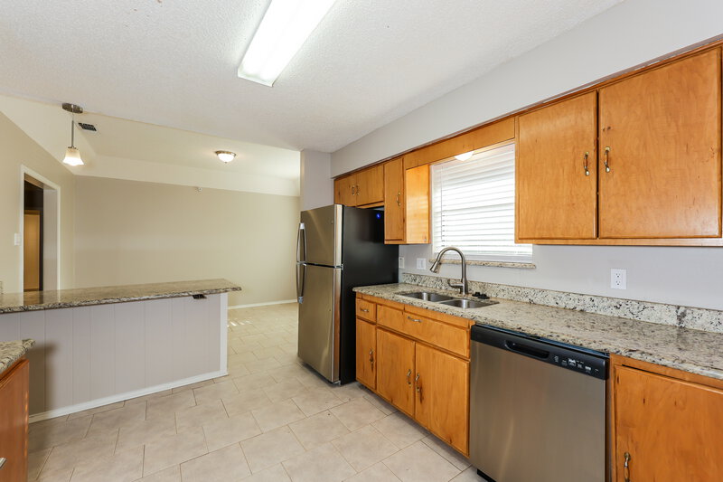 2,405/Mo, 806 Cherlynne Dr Cedar Hill, TX 75104 Kitchen View 3