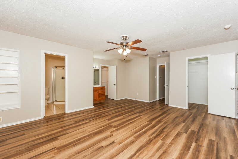 2,405/Mo, 806 Cherlynne Dr Cedar Hill, TX 75104 Main Bedroom View