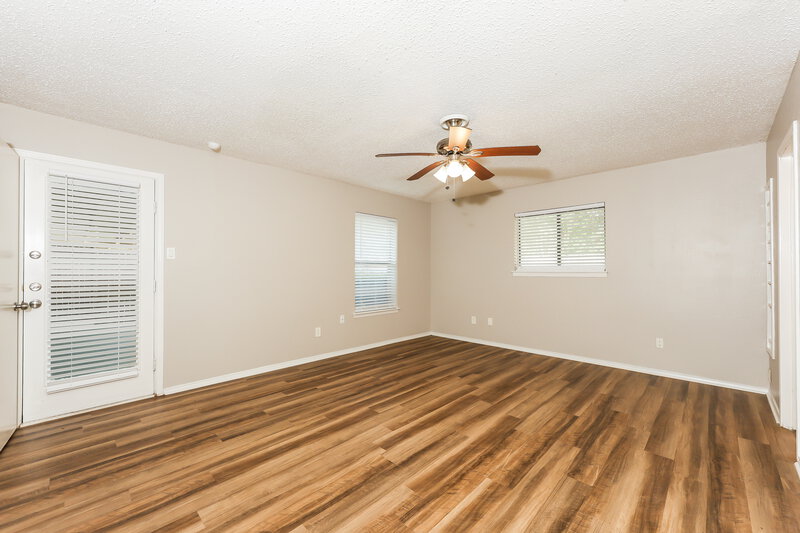 2,405/Mo, 806 Cherlynne Dr Cedar Hill, TX 75104 Main Bedroom View 2