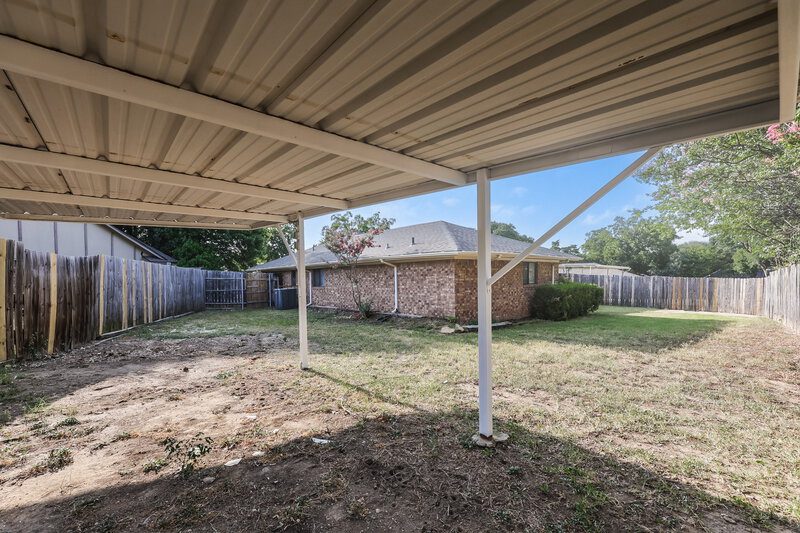 2,405/Mo, 806 Cherlynne Dr Cedar Hill, TX 75104 Backyard View