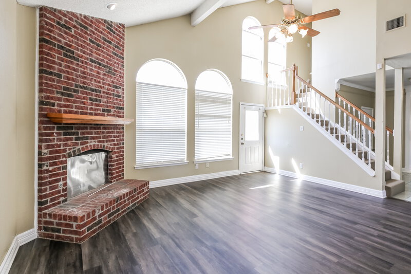 2,660/Mo, 1225 Paul Dr Cedar Hill, TX 75104 Living Room View