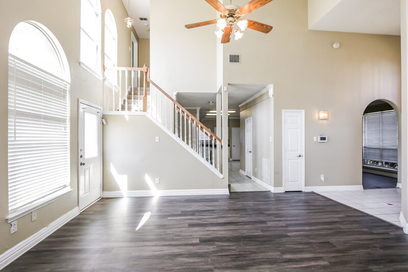 2,660/Mo, 1225 Paul Dr Cedar Hill, TX 75104 Living Room View 2