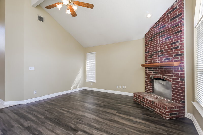 2,660/Mo, 1225 Paul Dr Cedar Hill, TX 75104 Living Room View 3