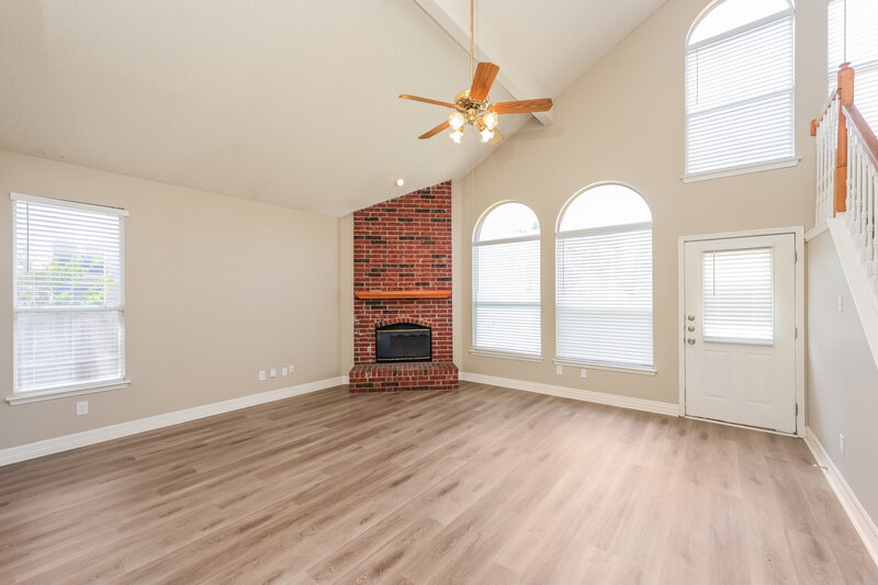 2,595/Mo, 1225 Paul Dr Cedar Hill, TX 75104 Living Room View 2