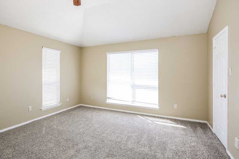 2,660/Mo, 1225 Paul Dr Cedar Hill, TX 75104 Master Bedroom View