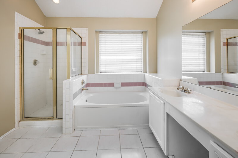 2,660/Mo, 1225 Paul Dr Cedar Hill, TX 75104 Master Bathroom View