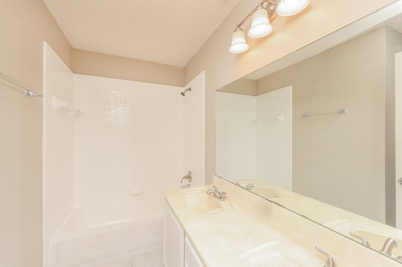 2,595/Mo, 1225 Paul Dr Cedar Hill, TX 75104 Bathroom View