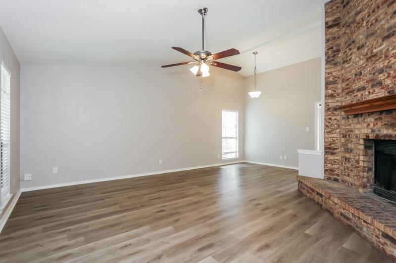 1,955/Mo, 304 Matterhorn St Cedar Hill, TX 75104 Living Room View