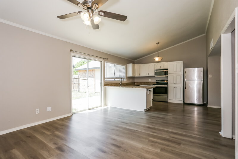 1,955/Mo, 304 Matterhorn St Cedar Hill, TX 75104 Dining Room View