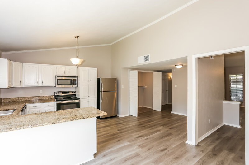 1,955/Mo, 304 Matterhorn St Cedar Hill, TX 75104 Kitchen View 2