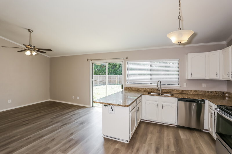 1,955/Mo, 304 Matterhorn St Cedar Hill, TX 75104 Kitchen View 3