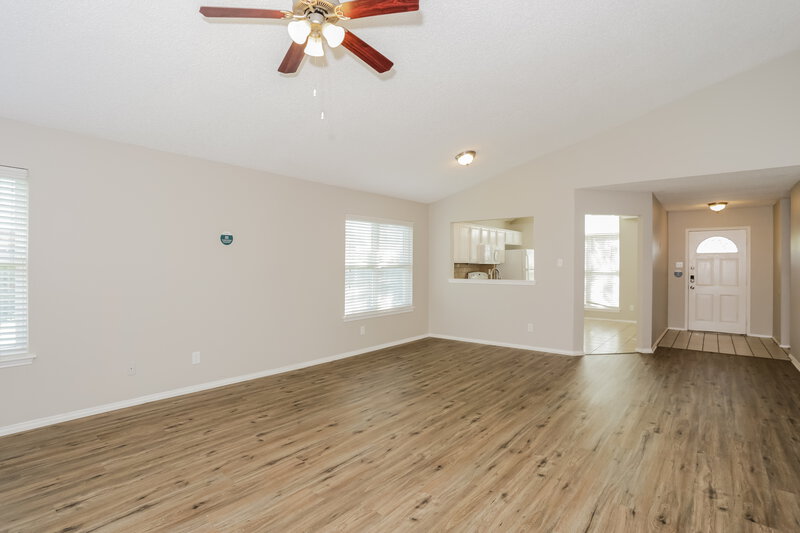 2,470/Mo, 838 Weaver St Cedar Hill, TX 75104 Living Room View 3