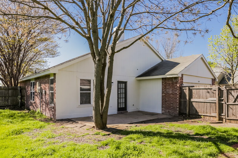 2,470/Mo, 838 Weaver St Cedar Hill, TX 75104 Rear View