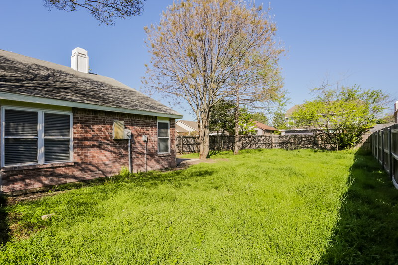 2,470/Mo, 838 Weaver St Cedar Hill, TX 75104 Rear View 2