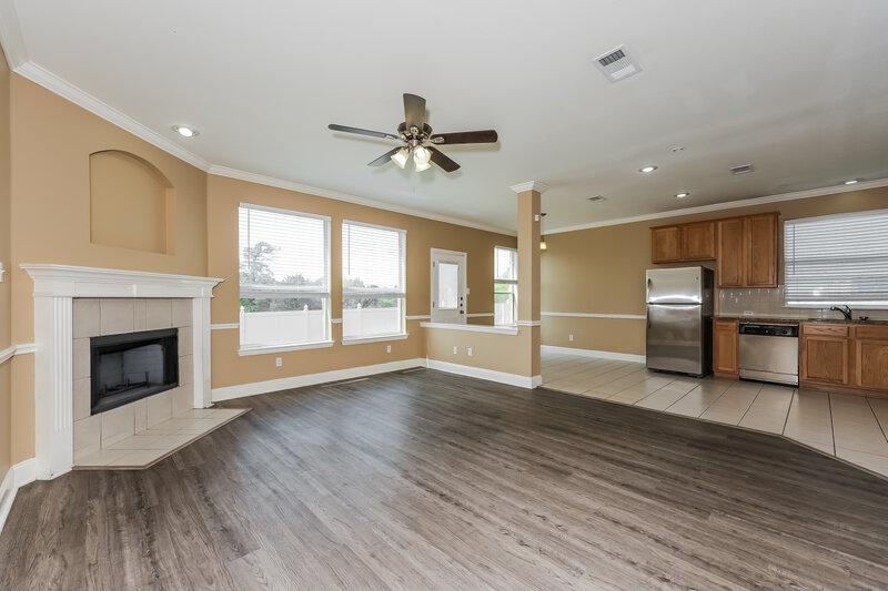 2,350/Mo, 568 Stonewall Dr Cedar Hill, TX 75104 Living Room View