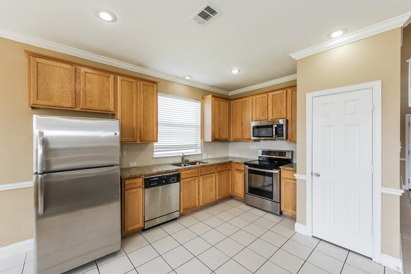 2,350/Mo, 568 Stonewall Dr Cedar Hill, TX 75104 Kitchen View