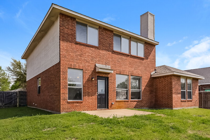 2,350/Mo, 568 Stonewall Dr Cedar Hill, TX 75104 Rear View