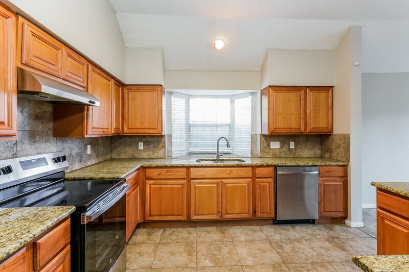 2,344/Mo, 1530 High Pointe Ln Cedar Hill, TX 75104 Kitchen View