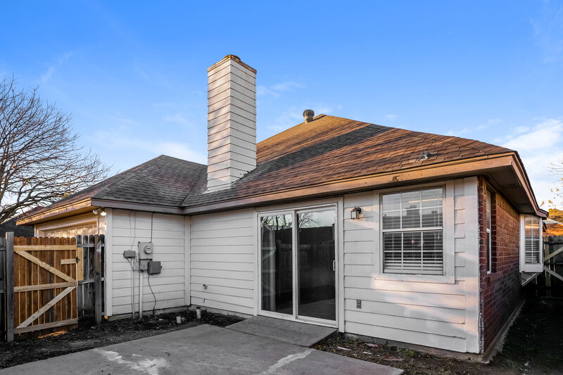 2,344/Mo, 1530 High Pointe Ln Cedar Hill, TX 75104 Rear View