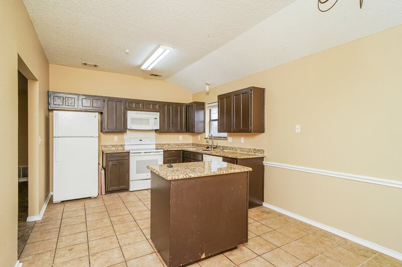 2,085/Mo, 1103 Castleman Dr Cedar Hill, TX 75104 Kitchen View 2