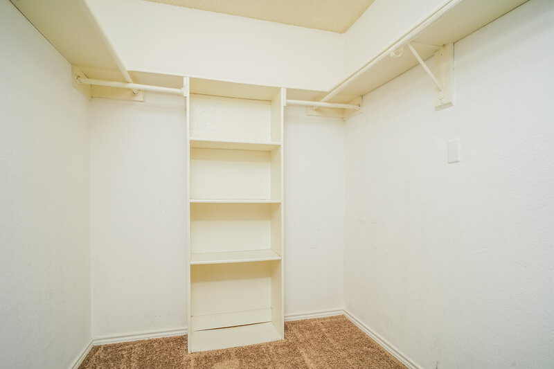 2,085/Mo, 1103 Castleman Dr Cedar Hill, TX 75104 Walk In Closet View