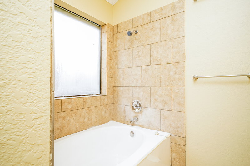 2,085/Mo, 1103 Castleman Dr Cedar Hill, TX 75104 Bathroom View