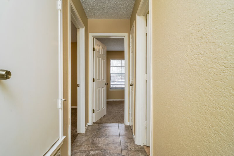 2,085/Mo, 1103 Castleman Dr Cedar Hill, TX 75104 Hallway View