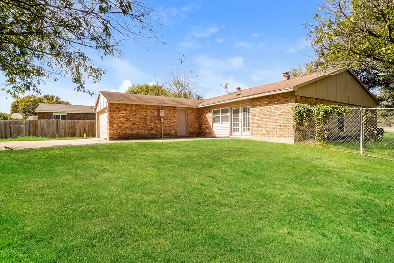 2,190/Mo, 628 Jamille Dr DeSoto, TX 75115 Rear View 2