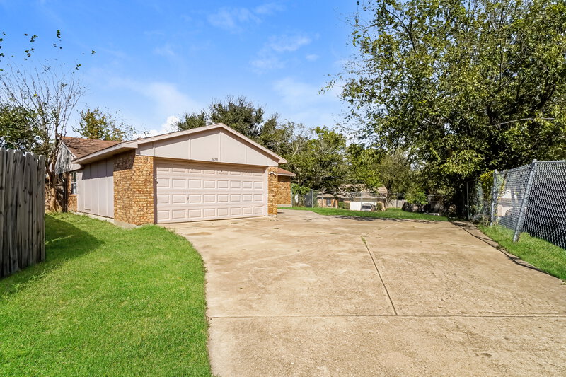 2,190/Mo, 628 Jamille Dr DeSoto, TX 75115 Rear View 4